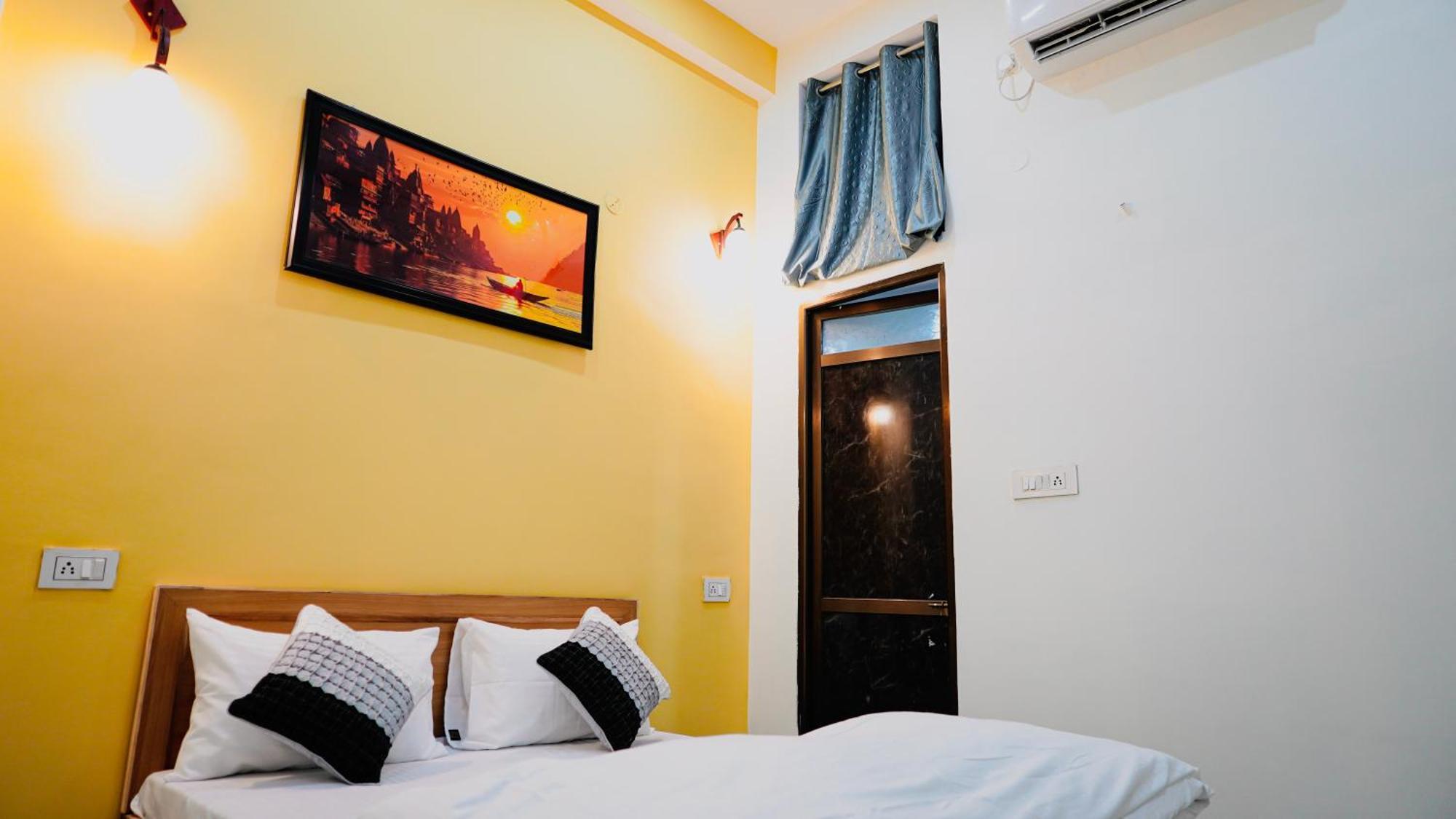 Divine Mrityunajay Guest house Varanasi